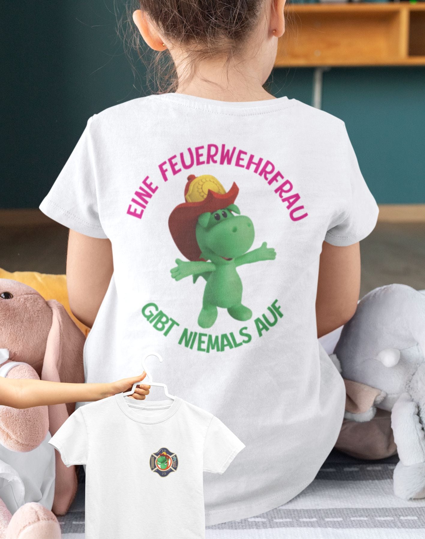 Kinder T-Shirt Eine Feuerwehrfrau gibt nie auf